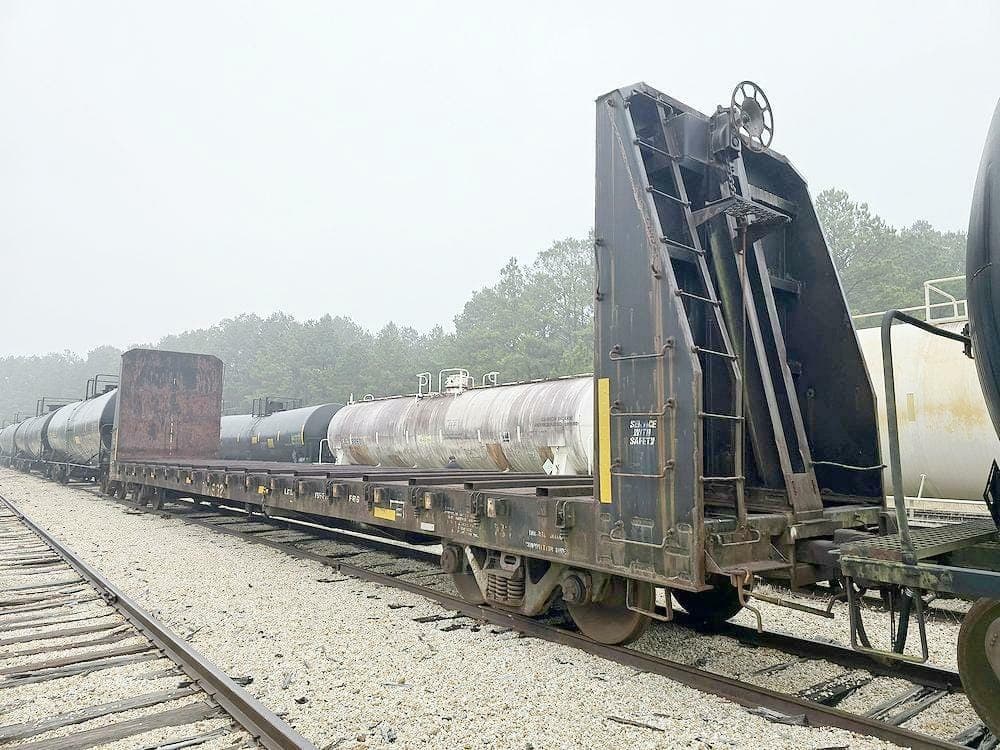 Bulkhead flatcar